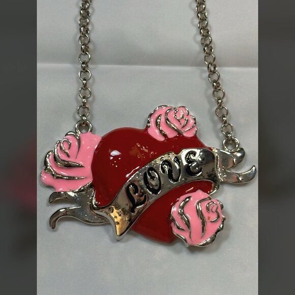 Mo'C Heart Pendant Kitsch 'n' Kouture Kawaii Love Cartoon Tattoo Art Necklace - Picture 5 of 9